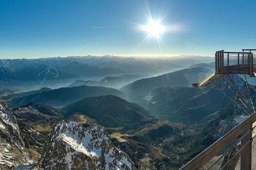 Otoño en las montañas: Disfruta de los colores otoñales y la tranquilidad en los destinos montañosos de Europa.