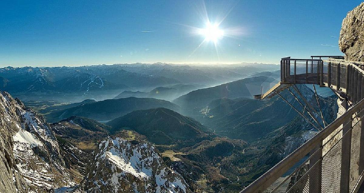 Otoño en las montañas: Disfruta de los colores otoñales y la tranquilidad en los destinos montañosos de Europa.