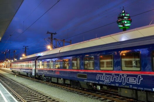 Trenes nocturnos en auge: nueva ruta conecta París con Berlín en solo 12 horas.